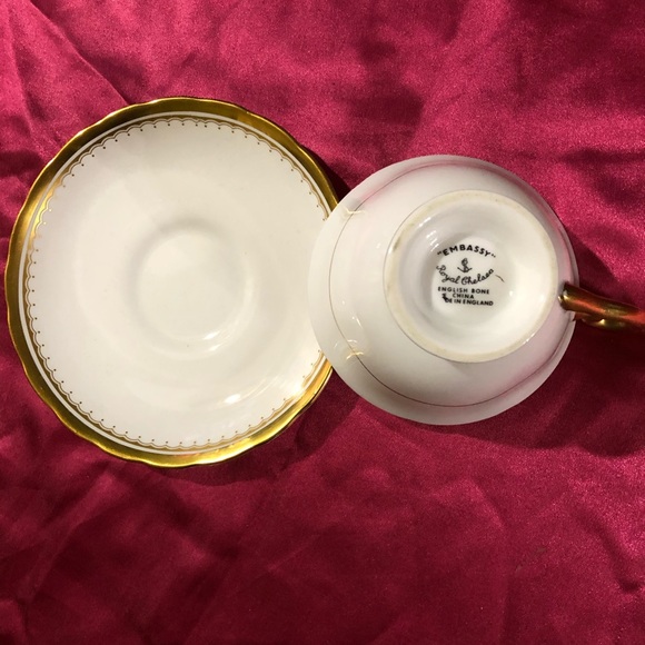 Embassy Royal Chelsea English Bone China - Picture 2 of 3